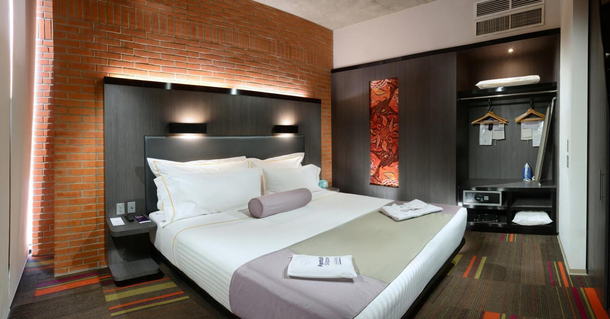 Hotel Guadalajara Country Club By Hnf Exterior photo