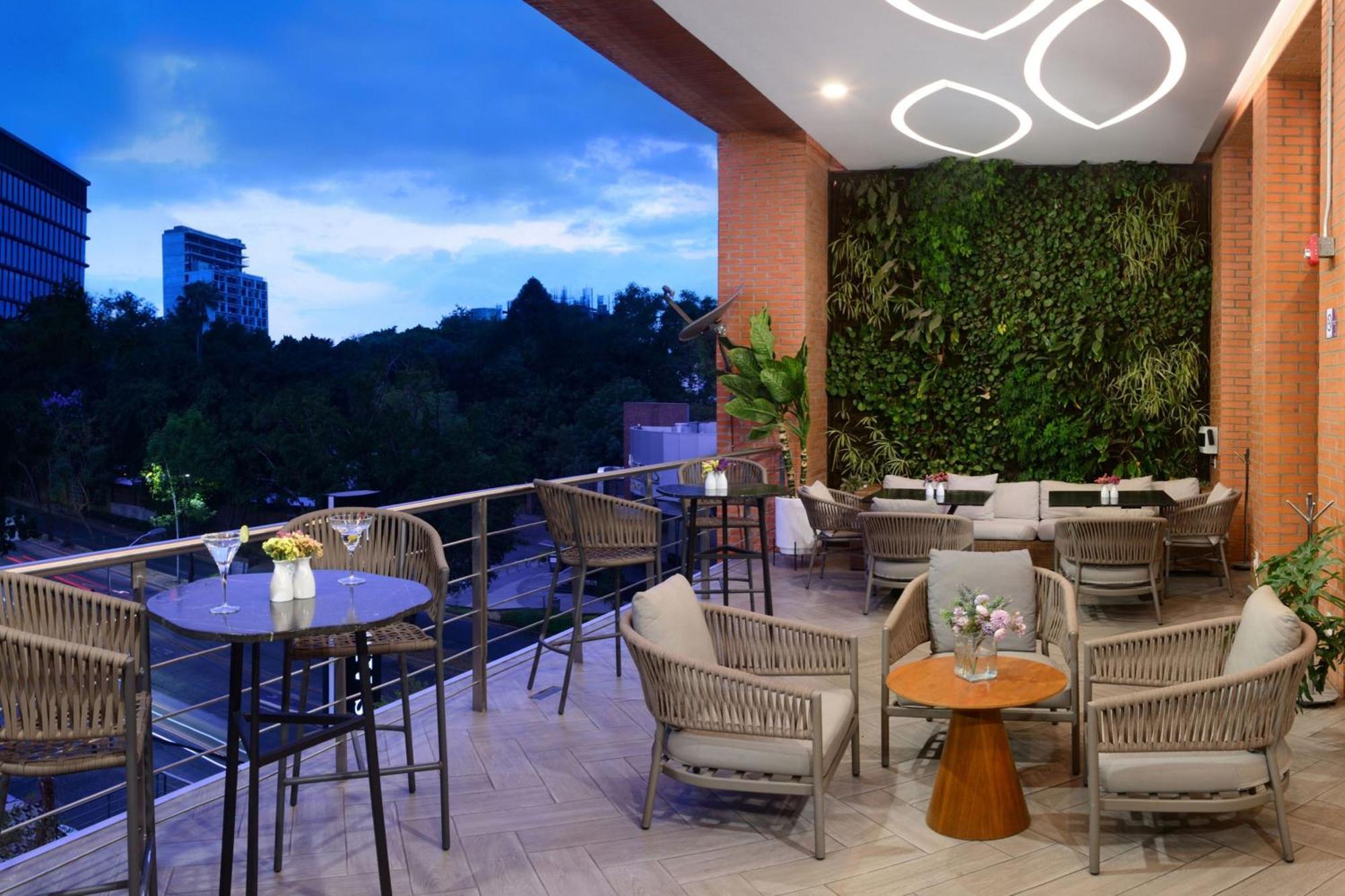 Hotel Guadalajara Country Club By Hnf Exterior photo
